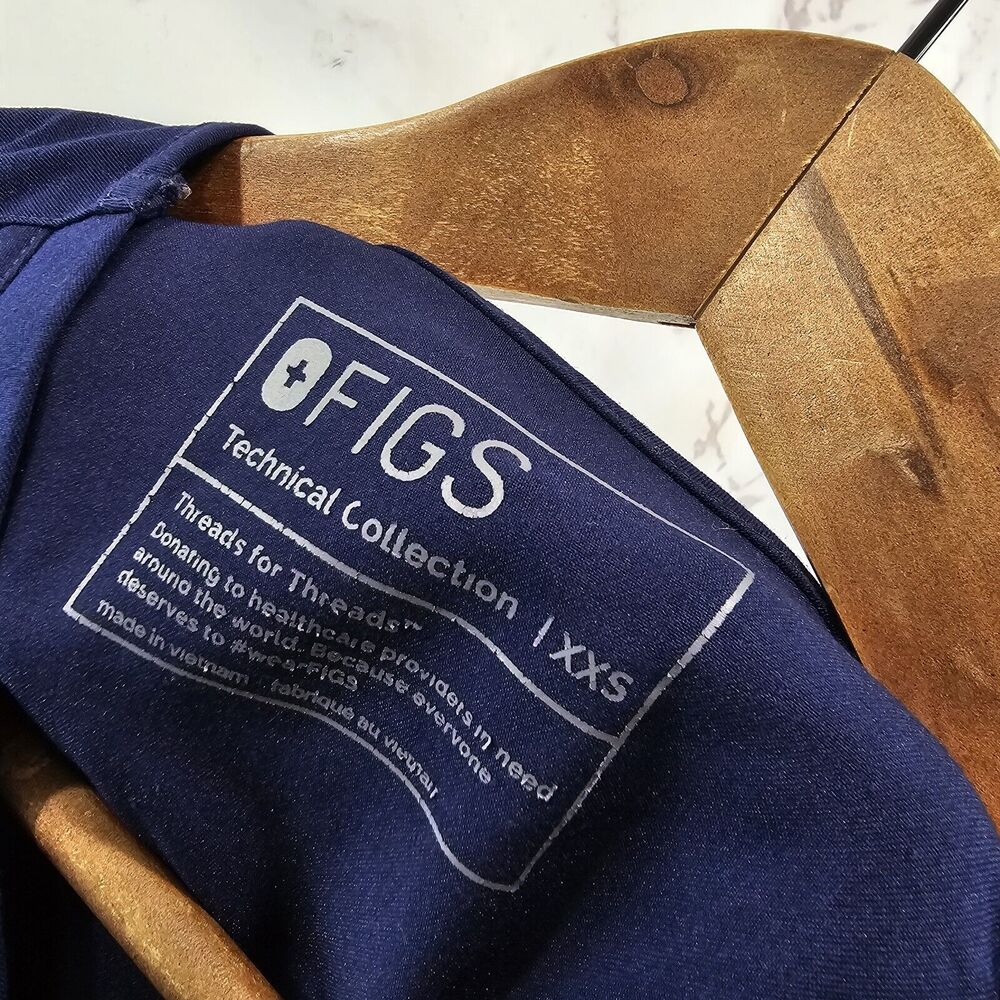 FIGS Top Womens XXS Blue Slim Catarina Navy Short Scrub One Pocket 2688 FW1000 - Picture 3 of 9